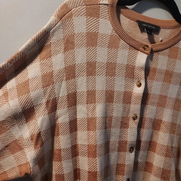 Ann Taylor Cream and Tan Checked Button Front Cardigan Sweater in Size XL - Picture 5 of 12